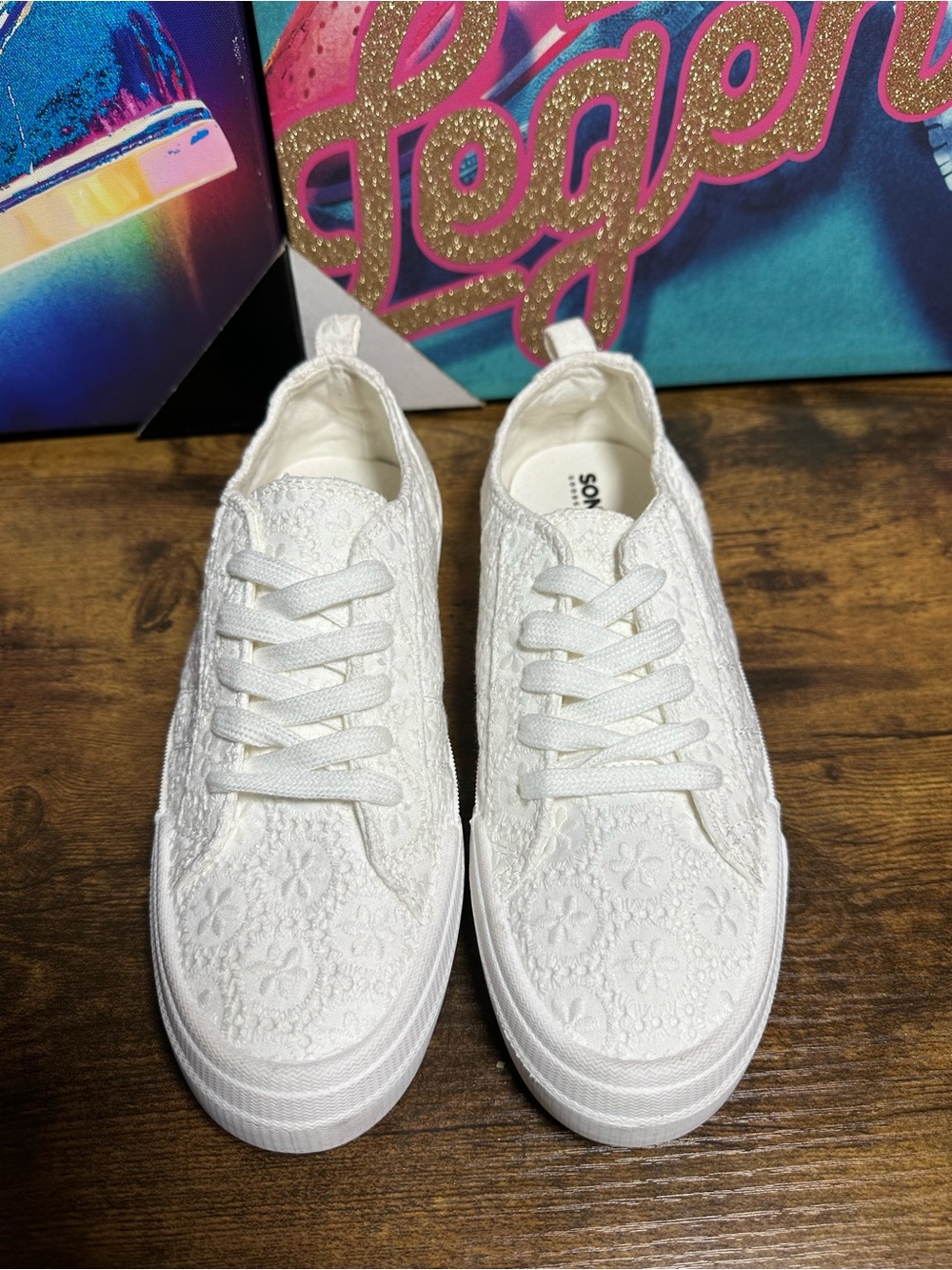 Sonoma Goods For Life lace sneakers girls 6 M white